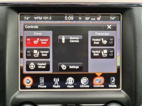 Used 2017 Jeep Grand Cherokee Overland w/ Jeep Active Safety Group image 23