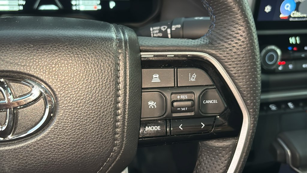 Used 2025 Toyota Tundra Platinum AWD/4WD image 17