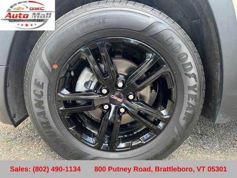 Used 2022 GMC Terrain AT4 w/ Infotainment Package II AWD/4WD image 29