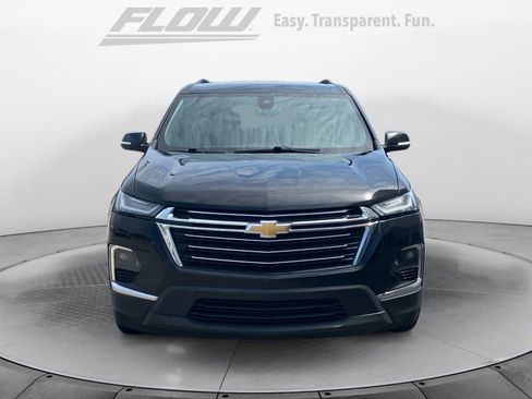 Used 2022 Chevrolet Traverse LT image 3