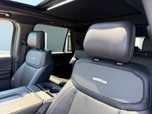 Used 2025 Ford Expedition Platinum w/ Stealth Performance Package AWD/4WD image 12