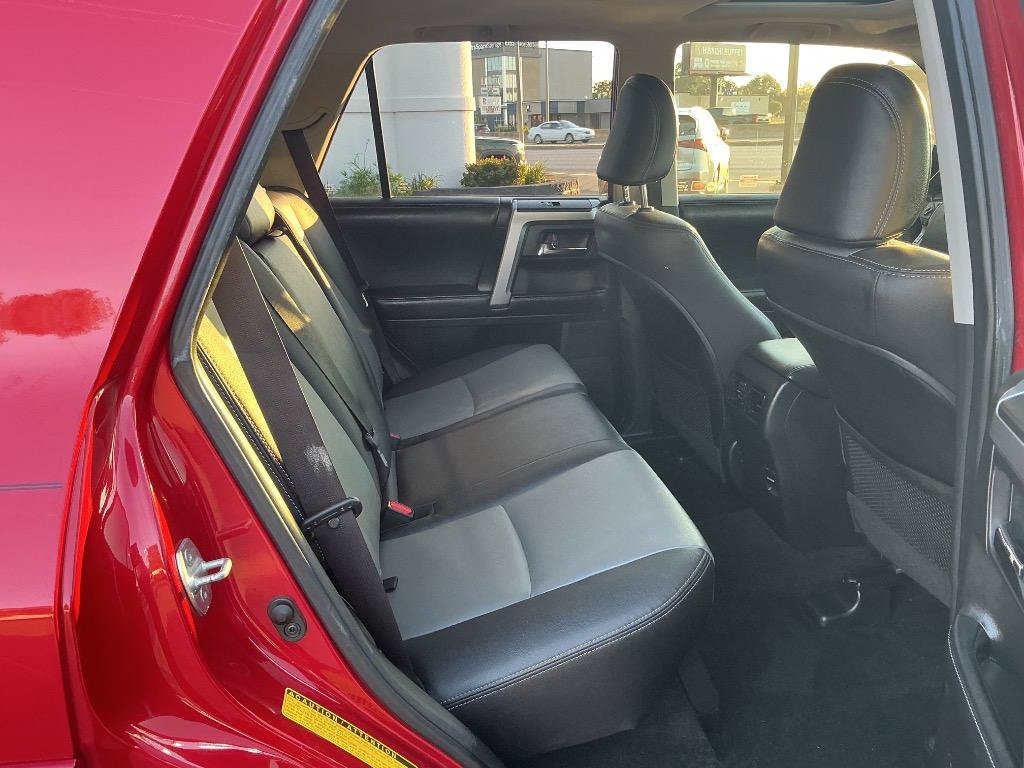 Used 2018 Toyota 4Runner SR5 Premium RWD image 11