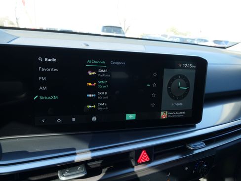 Used 2025 Kia Sorento LX image 24