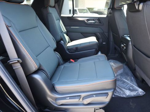 New 2026 GMC Yukon AT4 w/ AT4 Premium Plus Package AWD/4WD image 18