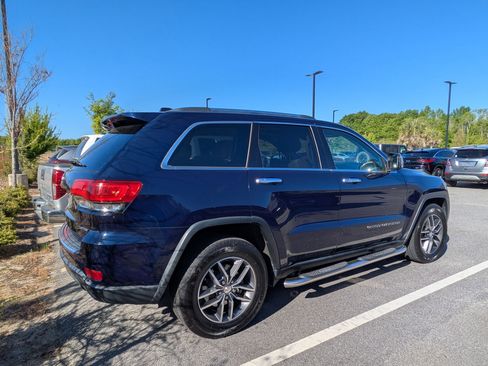 Used 2017 Jeep Grand Cherokee Limited image 6