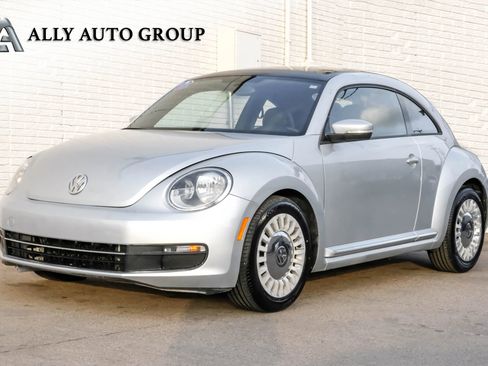 Used 2015 Volkswagen Beetle 1.8T image 1