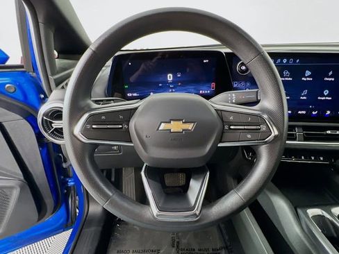 Used 2025 Chevrolet Equinox EV LT FWD image 12