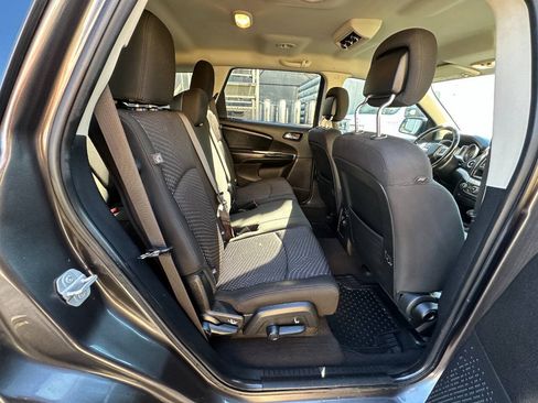 Used 2020 Dodge Journey SE w/ SE Popular Equipment Group FWD image 24