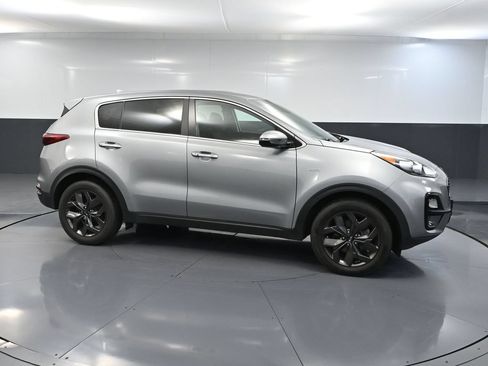 Used 2022 Kia Sportage LX w/ LX AWD Value Edition Package image 4
