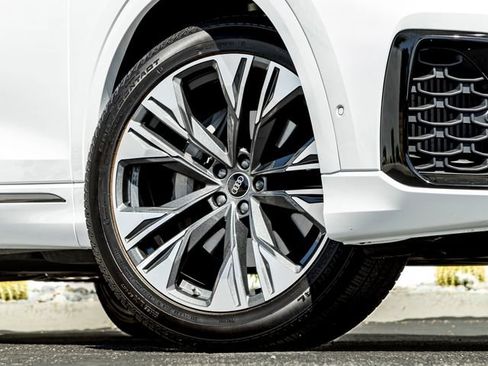 Used 2026 Audi Q8 Premium Plus AWD/4WD image 6