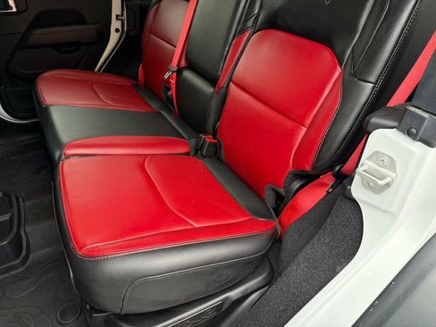 Used 2023 Jeep Wrangler Unlimited Rubicon 4xe image 38