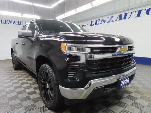 Used 2025 Chevrolet Silverado 1500 LT image 3