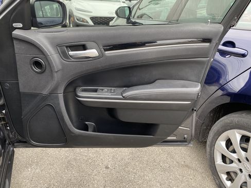 Used 2019 Chrysler 300 S RWD image 22