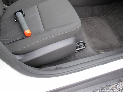 Used 2015 Ford Focus S image 37