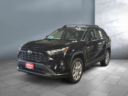 Certified 2022 Toyota RAV4 XLE Premium AWD/4WD image 1