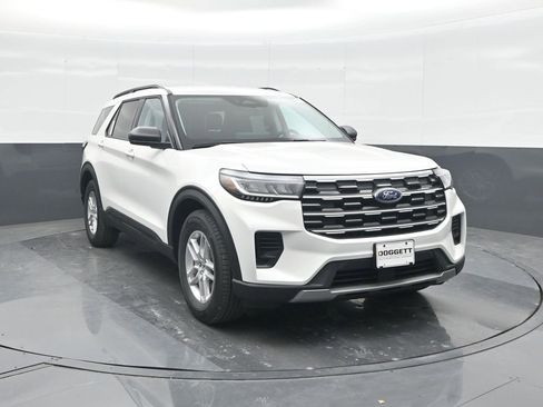 New 2026 Ford Explorer Active RWD image 8