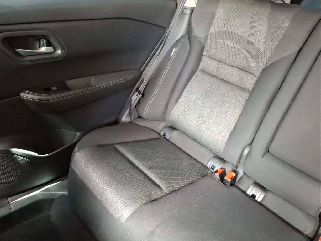 Used 2026 Nissan Rogue SV FWD image 17
