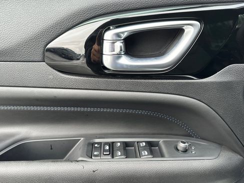 New 2026 Jeep Compass Limited image 13