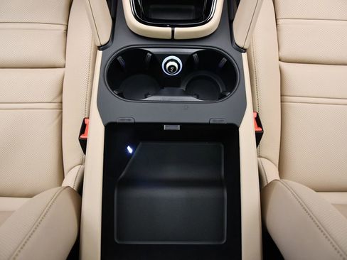 Used 2025 Porsche Cayenne S image 33