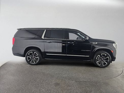 Used 2024 GMC Yukon XL SLT w/ SLT Luxury Package AWD/4WD image 2