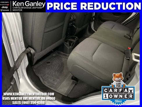 Used 2022 Jeep Wrangler Unlimited Sahara image 24