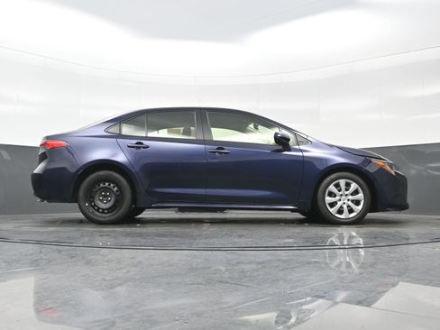 Used 2023 Toyota Corolla LE image 29