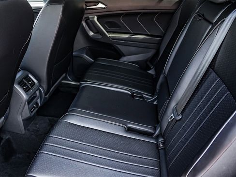 New 2024 Volkswagen Tiguan SE R-Line image 25