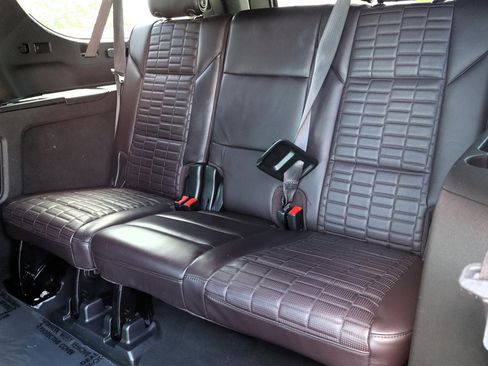 Used 2021 Cadillac Escalade ESV Sport Platinum w/ LPO, ONYX Package AWD/4WD image 35