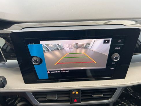 New 2026 Volkswagen Taos SE image 23