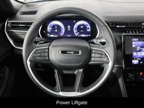 Used 2024 Jeep Grand Cherokee Altitude AWD/4WD image 7