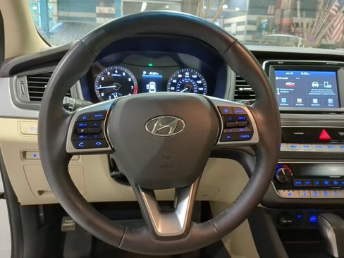 Used 2019 Hyundai Sonata SEL w/ Winter Weather Package FWD image 2