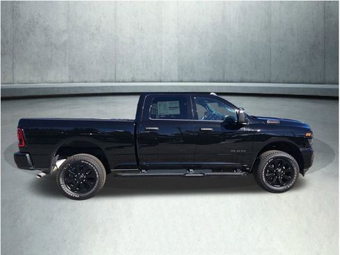 New 2026 RAM 2500 Big Horn AWD/4WD image 6