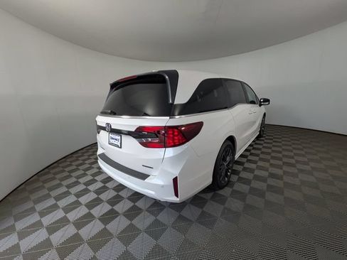 New 2026 Honda Odyssey Touring image 3