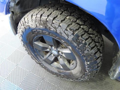 Used 2019 RAM 1500 Classic SLT AWD/4WD image 6