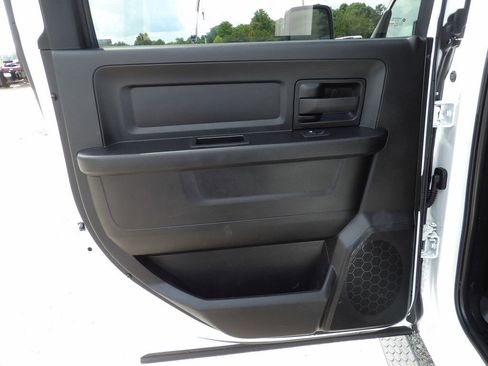 Used 2024 RAM 5500 Tradesman w/ Chrome Appearance Group AWD/4WD image 29