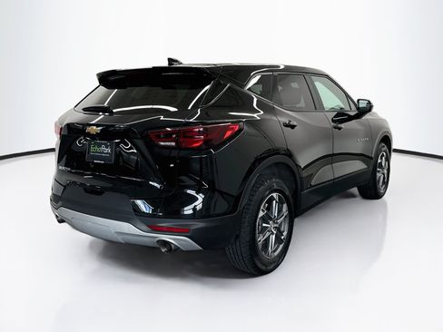 Used 2025 Chevrolet Blazer LT FWD image 9