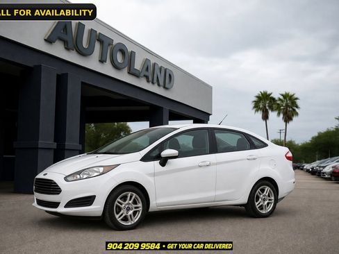 Used 2017 Ford Fiesta SE FWD image 1