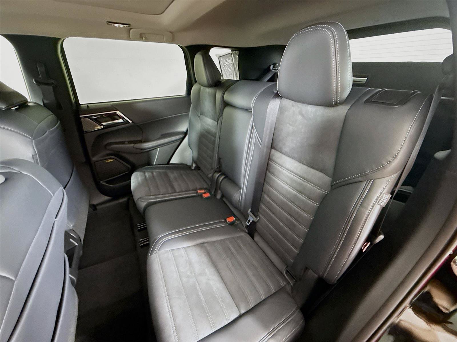 New 2026 Mitsubishi Outlander SE AWD/4WD image 16