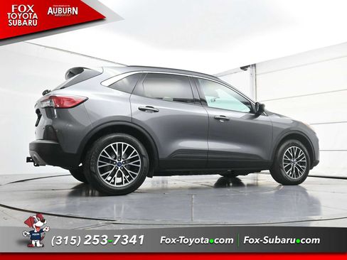 Used 2022 Ford Escape SEL w/ Technology Package FWD image 19