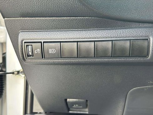 Used 2020 Toyota Corolla SE FWD image 18