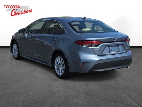 Used 2025 Toyota Corolla XLE image 7