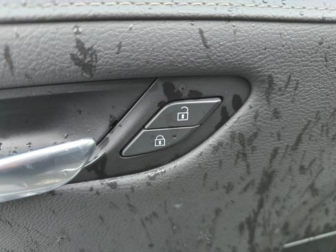 Used 2020 Cadillac XT4 Premium Luxury image 25