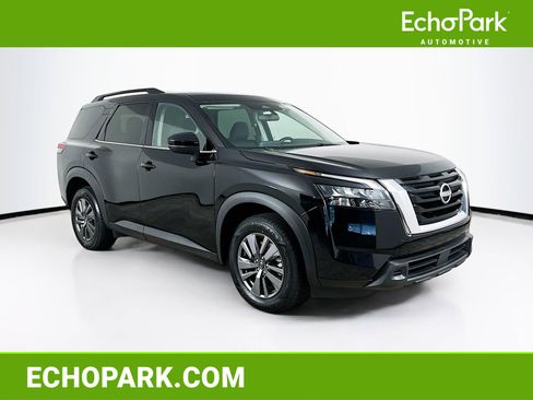 Used 2025 Nissan Pathfinder SV AWD/4WD image 1