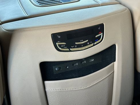 Used 2020 Cadillac Escalade ESV Platinum image 40