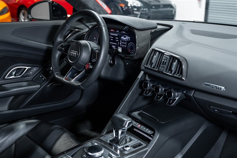 Used 2018 Audi R8 V10 RWD image 54