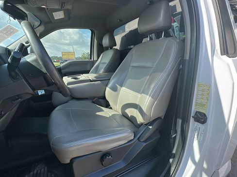 Used 2020 Ford F550 4x4 Regular Cab Super Duty image 17