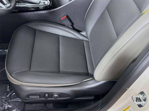 New 2026 Chevrolet Trax ACTIV w/ Driver Confidence Package FWD image 12