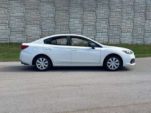 Used 2020 Subaru Impreza 2.0i image 2