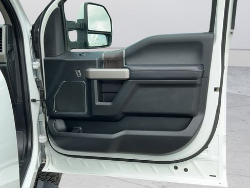 Certified 2021 Ford F250 Lariat w/ Lariat Value Package AWD/4WD image 22