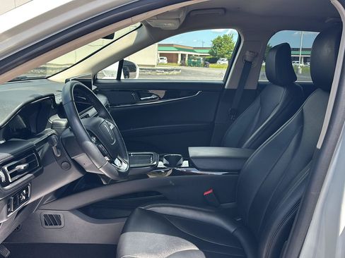 Used 2023 Lincoln Nautilus AWD w/ Premium Package image 28